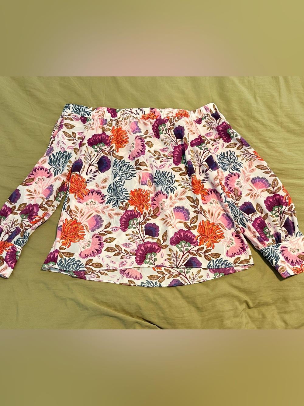 Floral Print Off the shoulder shirt